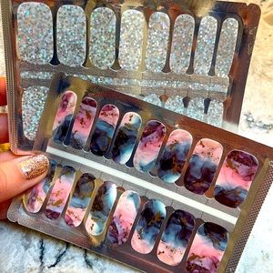 Pair of Nail Polish Wraps - Silver Sparkles and Gemstone Agate Stone Design